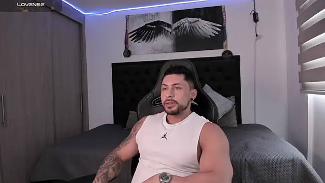 santi aesthetic online show from 5, 11, 2025