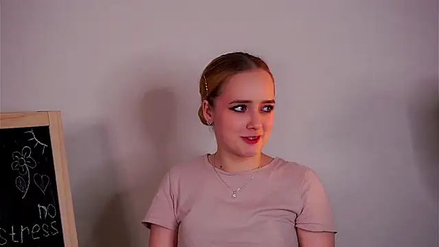 EllwynaGrindell online show from 22, 3, 2025