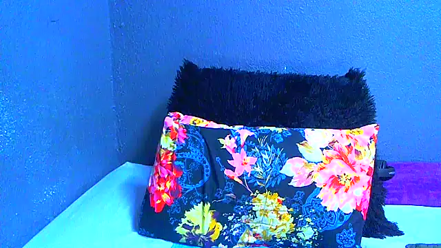 SMALLBOOBSXX online show from 12, 7, 2026