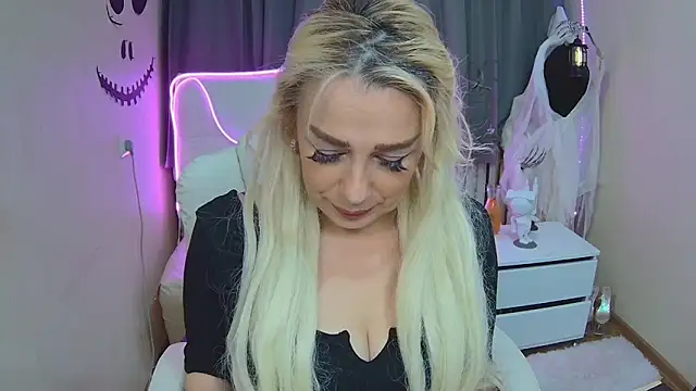 KatrinaCharm online show from 11, 10, 2025