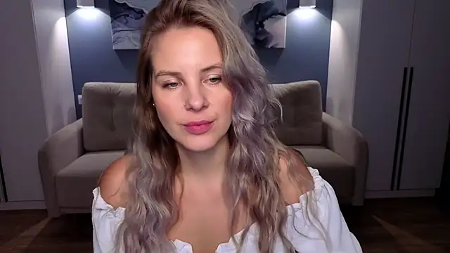 MelanieBennett online show from 16, 11, 2025