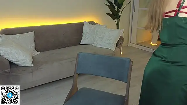 TesssaHart online show from 13, 9, 2025