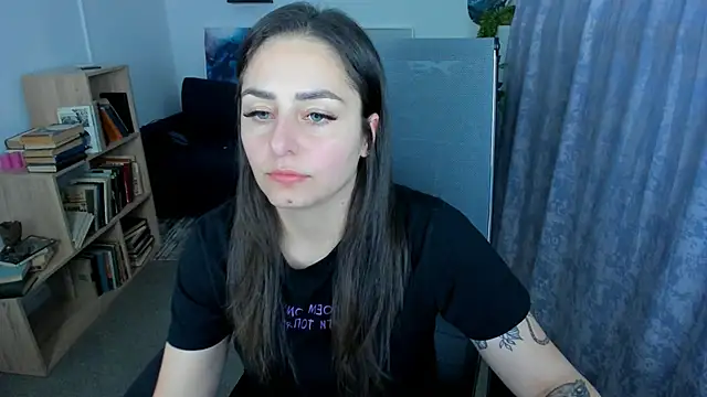 Snapshot of ValeriiMills chatting on 1, 6, 2026 ValeriiMills online show from 1, 6, 2026