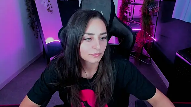 Snapshot of ValeriiMills chatting on 28, 10, 2025 ValeriiMills online show from 28, 10, 2025