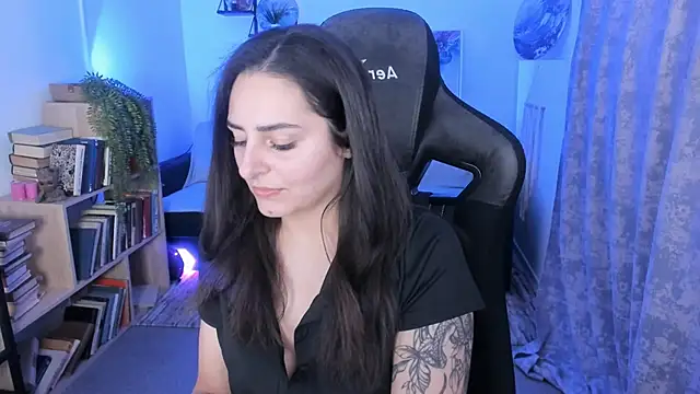 Snapshot of ValeriiMills chatting on 28, 11, 2025 ValeriiMills online show from 28, 11, 2025