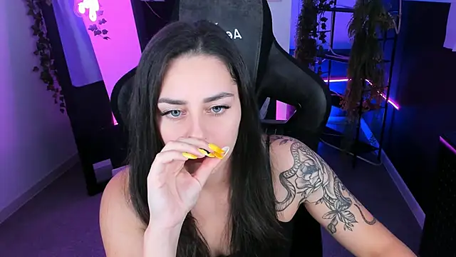 Snapshot of ValeriiMills chatting on 2, 10, 2025 ValeriiMills online show from 2, 10, 2025