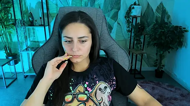 Snapshot of ValeriiMills chatting on 13, 10, 2025 ValeriiMills online show from 13, 10, 2025