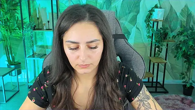 Snapshot of ValeriiMills chatting on 27, 11, 2025 ValeriiMills online show from 27, 11, 2025