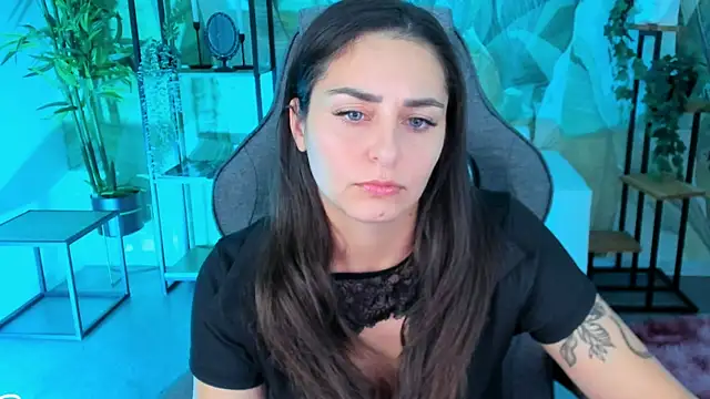 Snapshot of ValeriiMills chatting on 10, 10, 2025 ValeriiMills online show from 10, 10, 2025