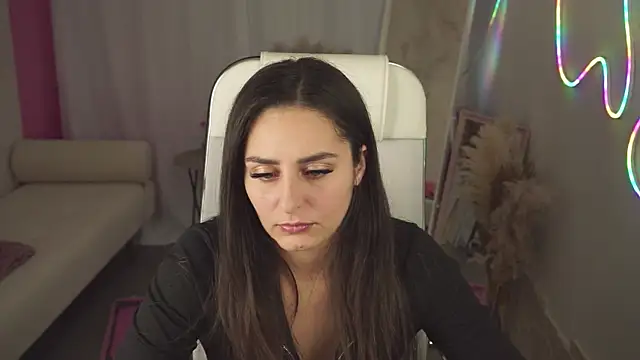 Snapshot of ValeriiMills chatting on 11, 11, 2025 ValeriiMills online show from 11, 11, 2025