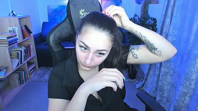 ValeriiMills online show from 2, 4, 2026