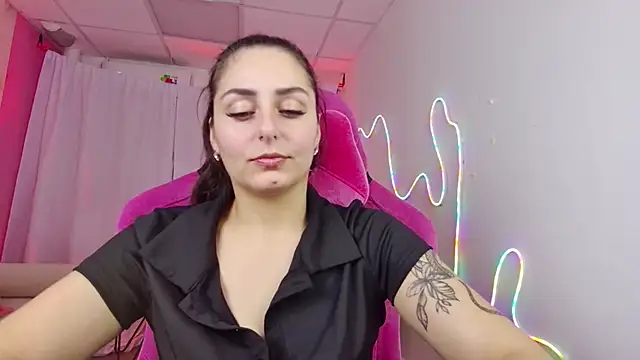 Snapshot of ValeriiMills chatting on 25, 11, 2025 ValeriiMills online show from 25, 11, 2025