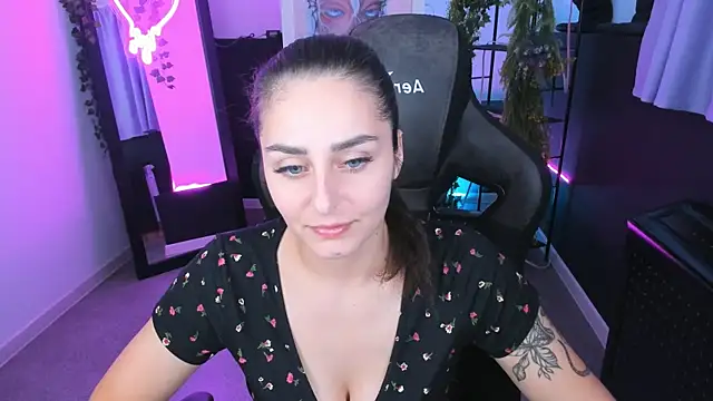 Snapshot of ValeriiMills chatting on 5, 11, 2025 ValeriiMills online show from 5, 11, 2025