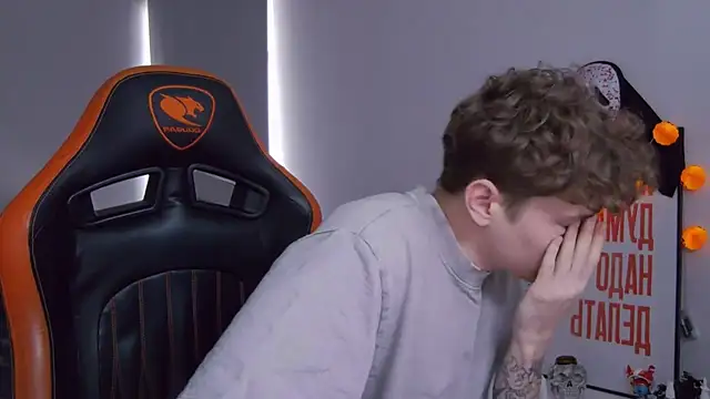 Snapshot of DanyDavis chatting on 2, 11, 2025 DanyDavis online show from 2, 11, 2025