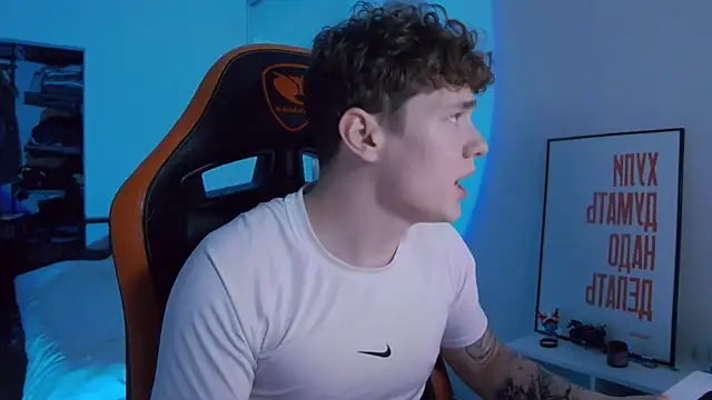 Snapshot of DanyDavis chatting on 18, 10, 2025 DanyDavis online show from 18, 10, 2025