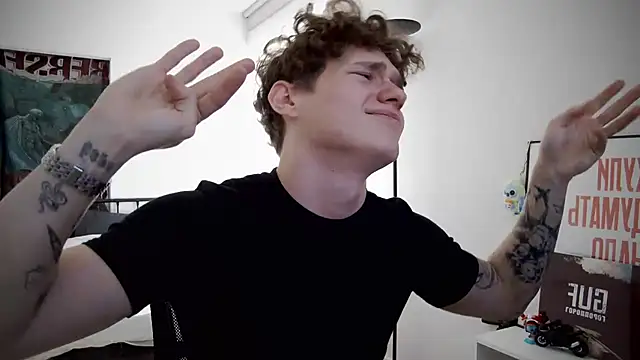 Snapshot of DanyDavis chatting on 17, 9, 2025 DanyDavis online show from 17, 9, 2025