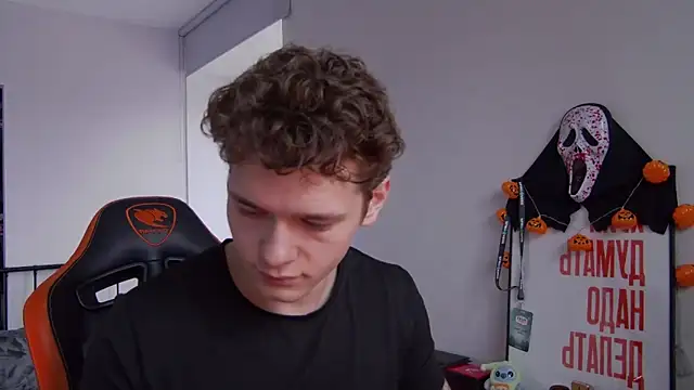 Snapshot of DanyDavis chatting on 6, 11, 2025 DanyDavis online show from 6, 11, 2025