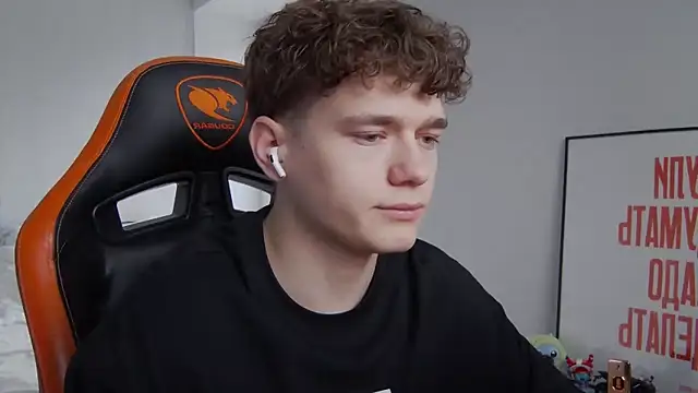 Snapshot of DanyDavis chatting on 21, 11, 2025 DanyDavis online show from 21, 11, 2025