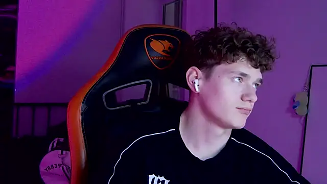 Snapshot of DanyDavis chatting on 5, 10, 2025 DanyDavis online show from 5, 10, 2025