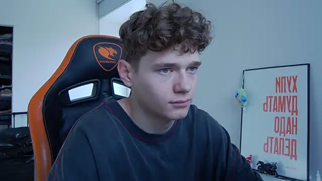 Snapshot of DanyDavis chatting on 12, 10, 2025 DanyDavis online show from 12, 10, 2025