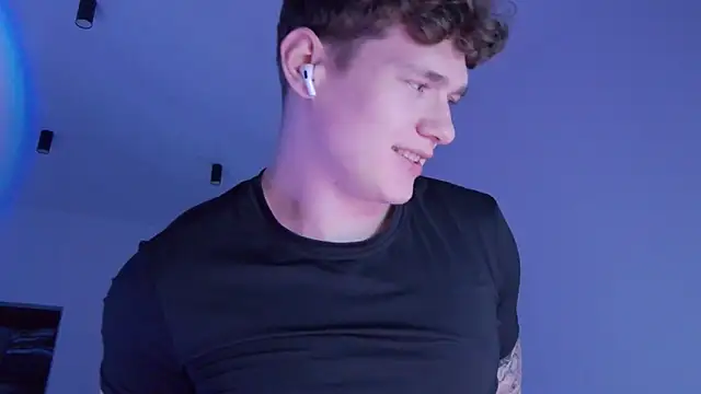 Snapshot of DanyDavis chatting on 12, 10, 2025 DanyDavis online show from 12, 10, 2025