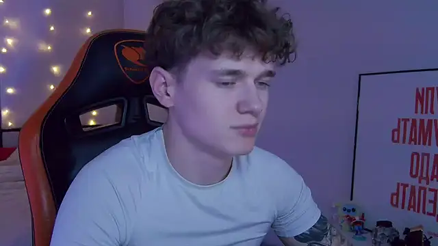 Snapshot of DanyDavis chatting on 28, 11, 2025 DanyDavis online show from 28, 11, 2025