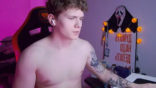 Snapshot of DanyDavis chatting on 2, 11, 2025 DanyDavis online show from 2, 11, 2025