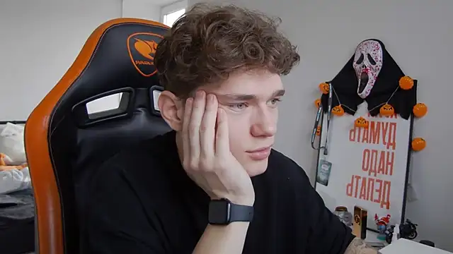 Snapshot of DanyDavis chatting on 4, 11, 2025 DanyDavis online show from 4, 11, 2025