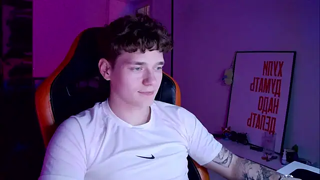 Snapshot of DanyDavis chatting on 4, 10, 2025 DanyDavis online show from 4, 10, 2025