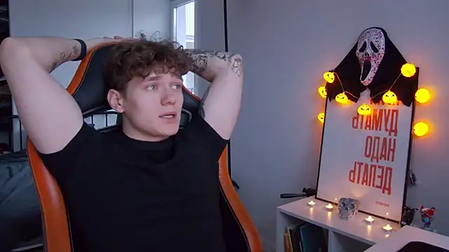 Snapshot of DanyDavis chatting on 24, 10, 2025 DanyDavis online show from 24, 10, 2025