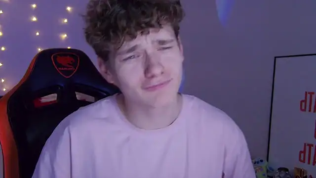 Snapshot of DanyDavis chatting on 10, 11, 2025 DanyDavis online show from 10, 11, 2025