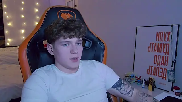 Snapshot of DanyDavis chatting on 24, 11, 2025 DanyDavis online show from 24, 11, 2025