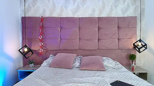 Jenna-Mitchell online show from 10, 11, 2025