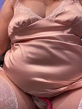 Raven Magical Milf online show from 15, 6, 2026