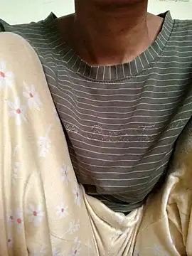 Snapshot of Desi_Bhabi_01 chatting on 26, 10, 2025 Desi Bhabi 01 online show from 26, 10, 2025