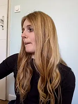 Snapshot of tuny_x chatting on 25, 3, 2026 tuny x online show from 25, 3, 2026