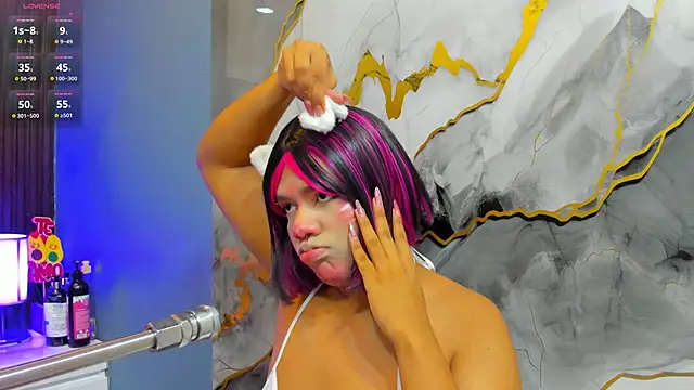 Sasha  moore online show from 13, 11, 2025