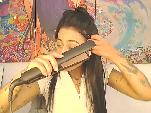 Snapshot of Sweetcandy18_Little chatting on 24, 11, 2025 Sweetcandy18 Little online show from 24, 11, 2025