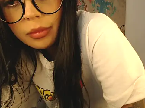 Snapshot of Sweetcandy18_Little chatting on 7, 11, 2025 Sweetcandy18 Little online show from 7, 11, 2025