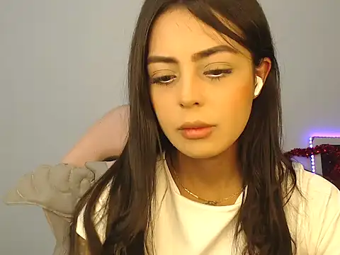 Snapshot of Sweetcandy18_Little chatting on 28, 9, 2025 Sweetcandy18 Little online show from 28, 9, 2025