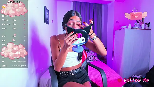 SkylerBennet online show from 4, 10, 2025