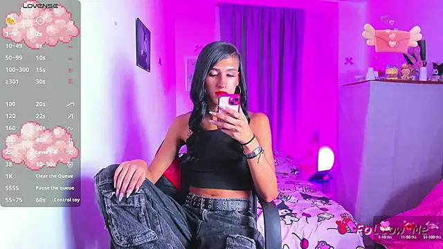 SkylerBennet online show from 23, 10, 2025