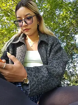 Pretty roxxyy online show from 28, 2, 2026