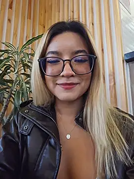 Pretty roxxyy online show from 1, 4, 2026