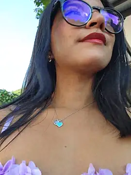 Pretty roxxyy online show from 7, 11, 2025