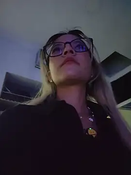 Pretty roxxyy online show from 16, 3, 2026