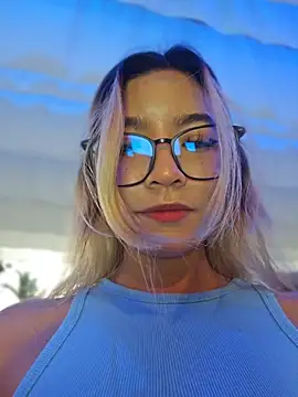 Pretty roxxyy online show from 4, 4, 2026