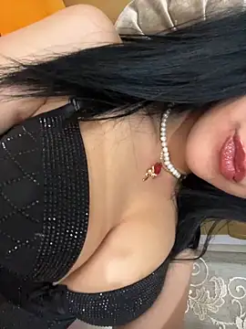 QueenLujaine online show from 10, 5, 2026