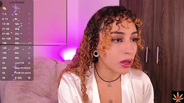 Snapshot of MaryJanelovers chatting on 26, 9, 2025 MaryJanelovers online show from 26, 9, 2025