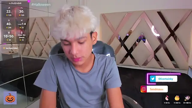 Snapshot of OliverTwinky chatting on 9, 10, 2025 OliverTwinky online show from 9, 10, 2025